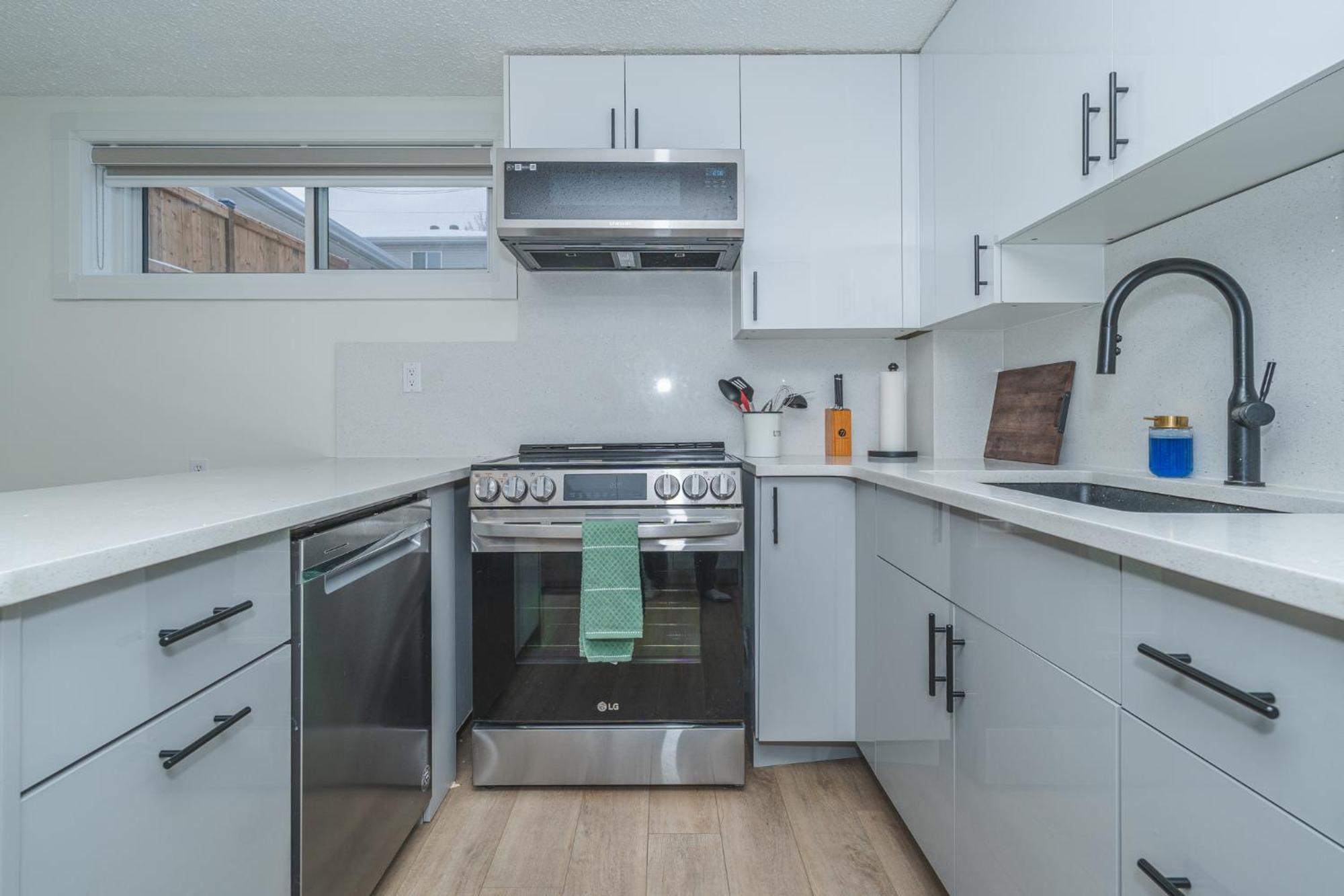 Central Edmonton Family Friendly Home מראה חיצוני תמונה