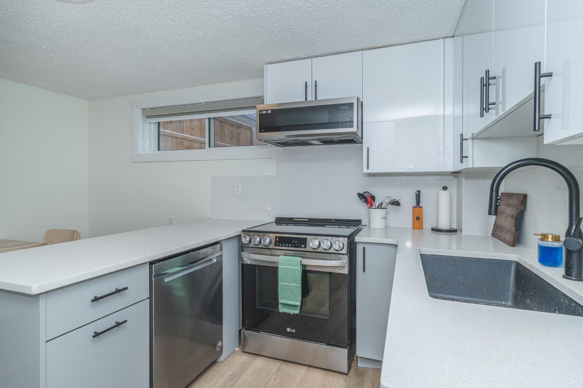 Central Edmonton Family Friendly Home מראה חיצוני תמונה