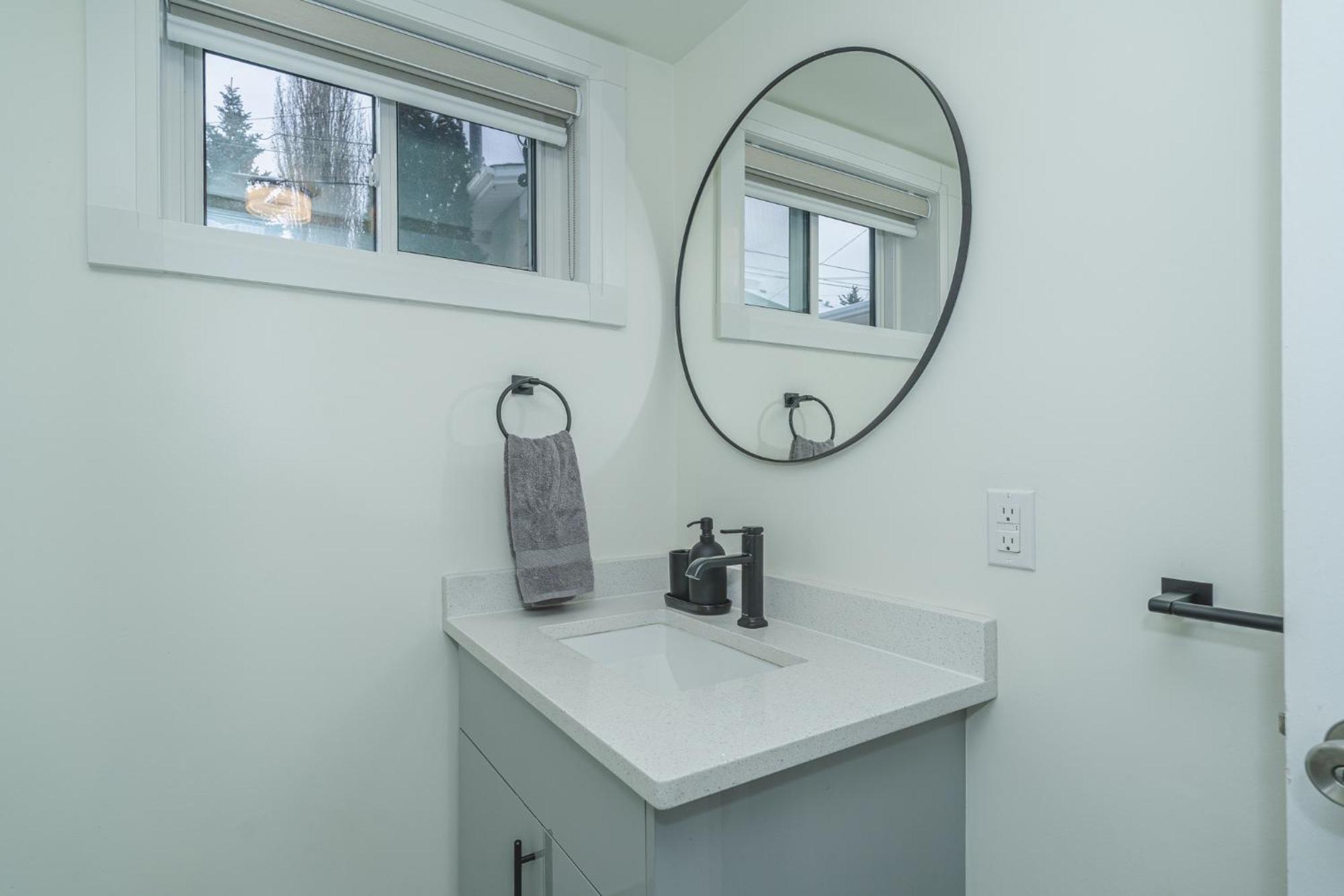 Central Edmonton Family Friendly Home מראה חיצוני תמונה